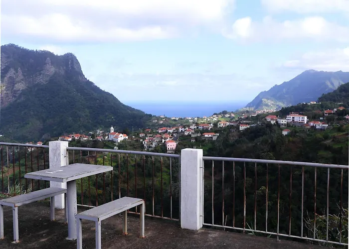 Sea & Mountain View Lombo De Cima House Bbq & Wifi شقة *